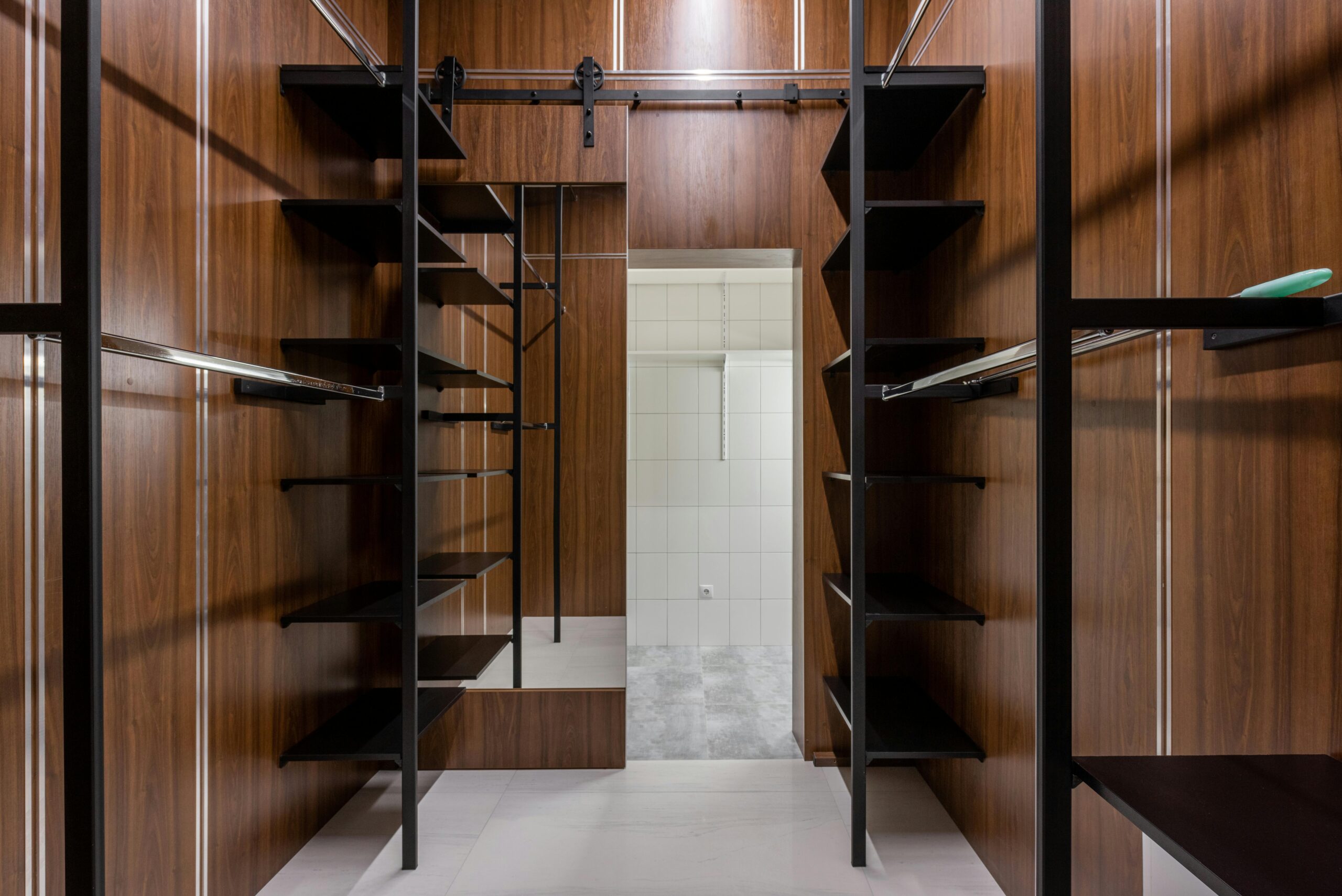 Contemporary Luxury Villa - Image 4